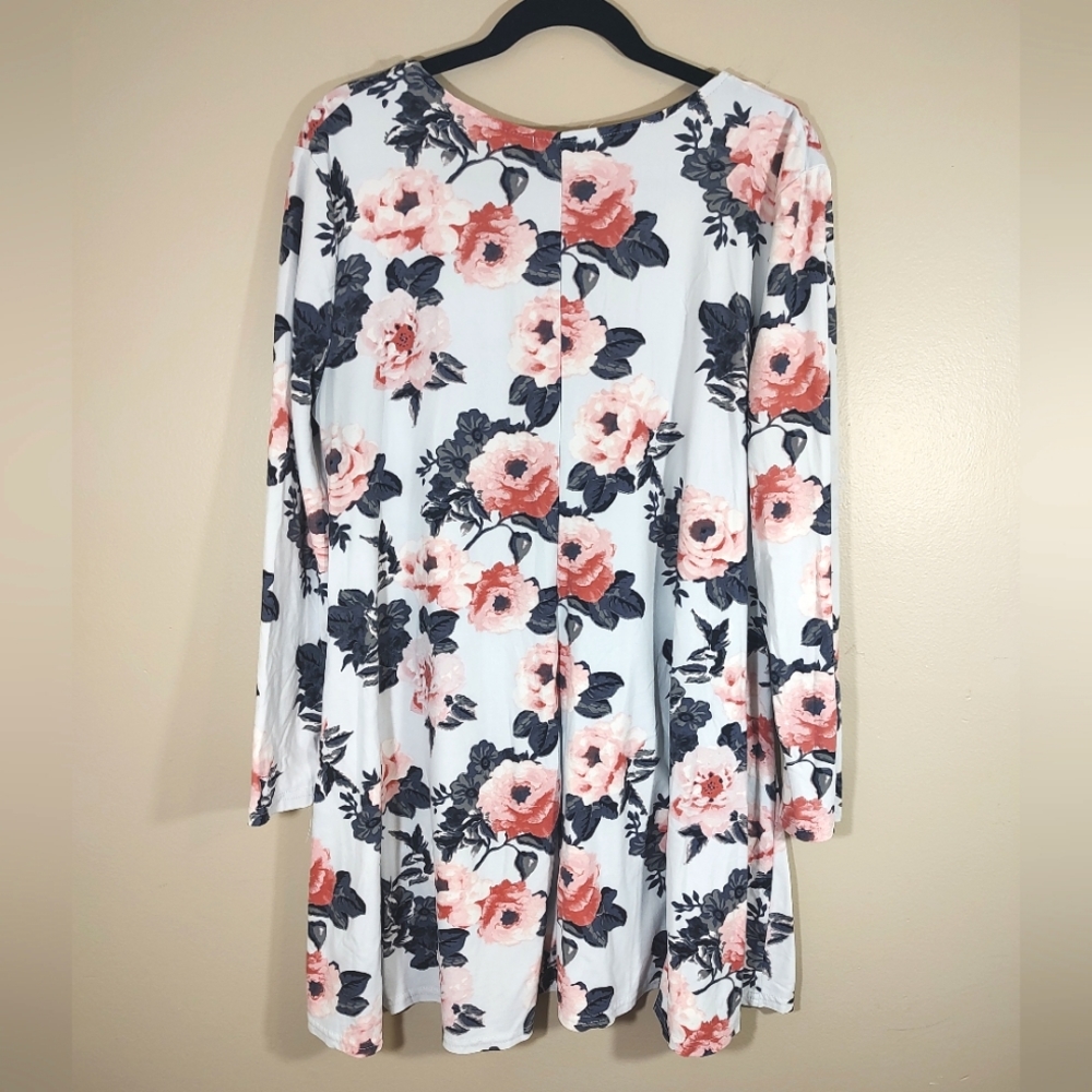Stretch Fit Floral Midi Dress - Picture 2 of 11
